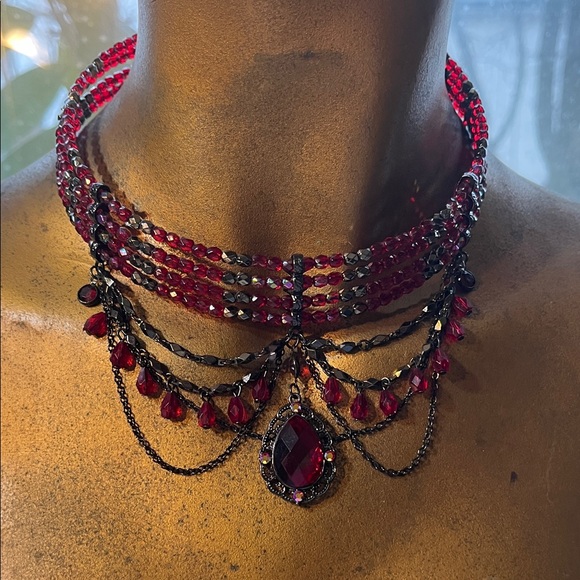 Jewelry - Elegant Red and Black Choker Necklace